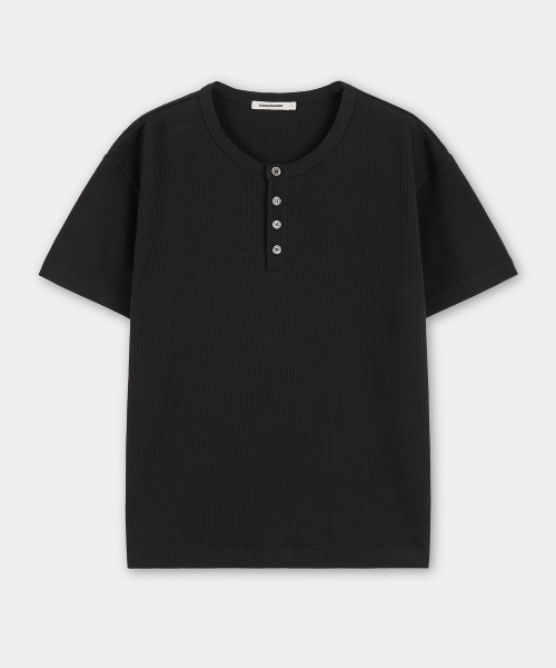 EXCONTAINER(エックスコンテナ)の「ヘンリーネックワッフルハーフスリーブ(ブラック)(Tシャツ/カットソー・メンズ・その他・MEDIUM/LARGE/X-LARGE)」の2枚目の写真