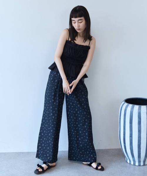 flaeu(フラユ)の「Flower Print Easy Pants(その他パンツ・レディース・アイボリー/ブラック・FREE)」の4枚目の写真