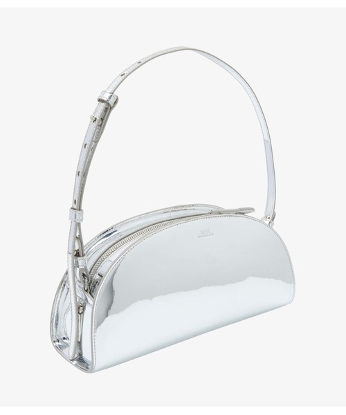 A.P.C.（アーペーセー）の「SAC DEMI-LUNE SHOULDER（ショルダーバッグ・レディース・シルバー・ONESIZE）」の3枚目の写真
