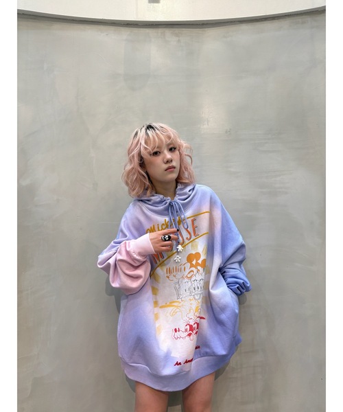 Desigual(デシグアル)の「Mickey Tie-Dye Gradient Hoodie/ミッキータイダイグラデーションパーカー(スウェット・レディース・レッド・XS/S/M/L/XL)」の3枚目の写真