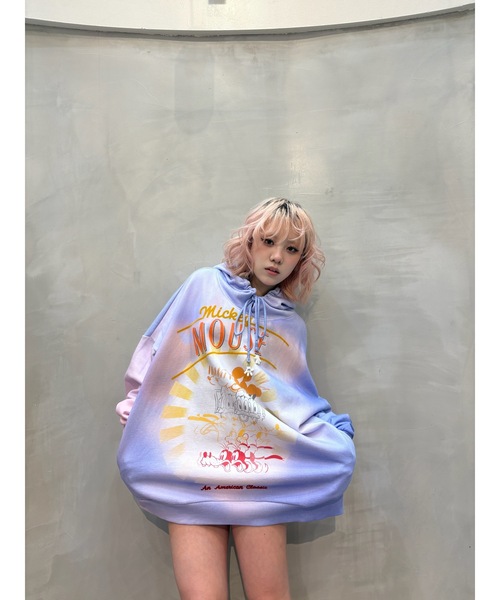 Desigual(デシグアル)の「Mickey Tie-Dye Gradient Hoodie/ミッキータイダイグラデーションパーカー(スウェット・レディース・レッド・XS/S/M/L/XL)」の7枚目の写真
