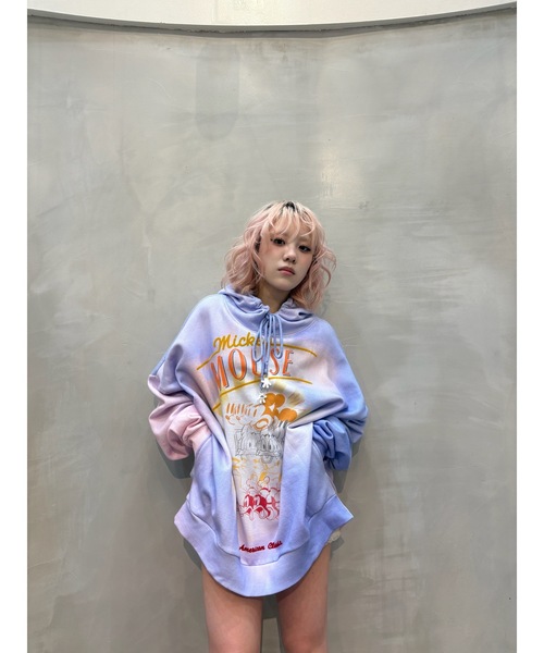 Desigual(デシグアル)の「Mickey Tie-Dye Gradient Hoodie/ミッキータイダイグラデーションパーカー(スウェット・レディース・レッド・XS/S/M/L/XL)」の6枚目の写真
