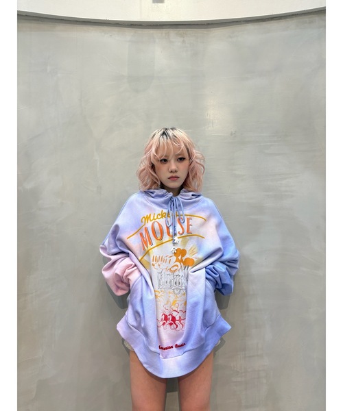 Desigual(デシグアル)の「Mickey Tie-Dye Gradient Hoodie/ミッキータイダイグラデーションパーカー(スウェット・レディース・レッド・XS/S/M/L/XL)」の2枚目の写真