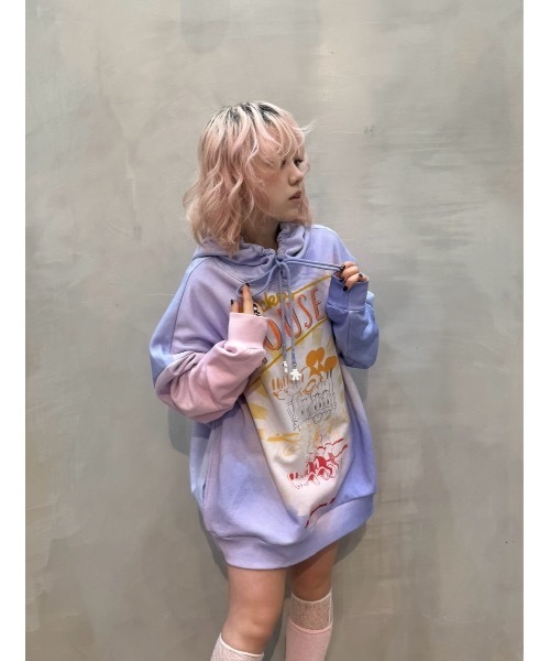 Desigual(デシグアル)の「Mickey Tie-Dye Gradient Hoodie/ミッキータイダイグラデーションパーカー(スウェット・レディース・レッド・XS/S/M/L/XL)」の13枚目の写真