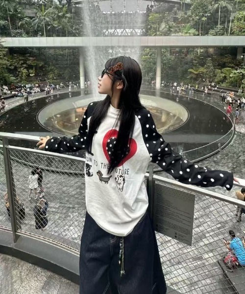 Ritzy(リッツィー)の「ドット柄ラグランハートプリントロング T シャツ(Tシャツ/カットソー・レディース・A/グレー×サックスブルー/ホワイト×ブラック・M)」の9枚目の写真