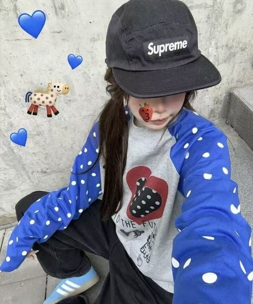 Ritzy(リッツィー)の「ドット柄ラグランハートプリントロング T シャツ(Tシャツ/カットソー・レディース・A/グレー×サックスブルー/ホワイト×ブラック・M)」の14枚目の写真