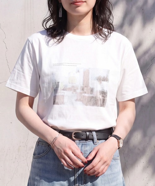 SELECT LEVERY(セレクトリベリー)の「フォトプリントTシャツ(Tシャツ/カットソー・レディース・チャコール/オフホワイト/ブラック・FREE)」の1枚目の写真