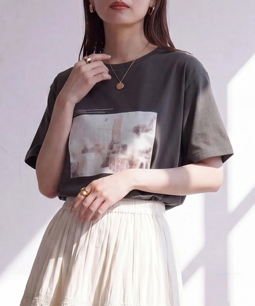 SELECT LEVERY(セレクトリベリー)の「フォトプリントTシャツ(Tシャツ/カットソー・レディース・チャコール/オフホワイト/ブラック・FREE)」の13枚目の写真