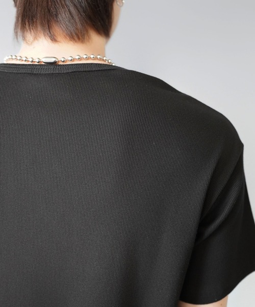 SPINNS(スピンズ)の「短丈ヘンリーネックTシャツ/クロス/ラインストーンワンポイントロゴ/テレコリブ素材(Tシャツ/カットソー・メンズ・ホワイト/ブラック/ピンク・ONESIZE)」の18枚目の写真