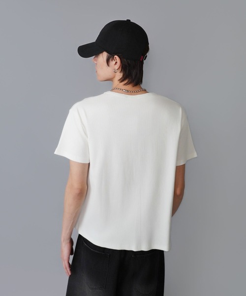 SPINNS(スピンズ)の「短丈ヘンリーネックTシャツ/クロス/ラインストーンワンポイントロゴ/テレコリブ素材(Tシャツ/カットソー・メンズ・ホワイト/ブラック/ピンク・ONESIZE)」の7枚目の写真