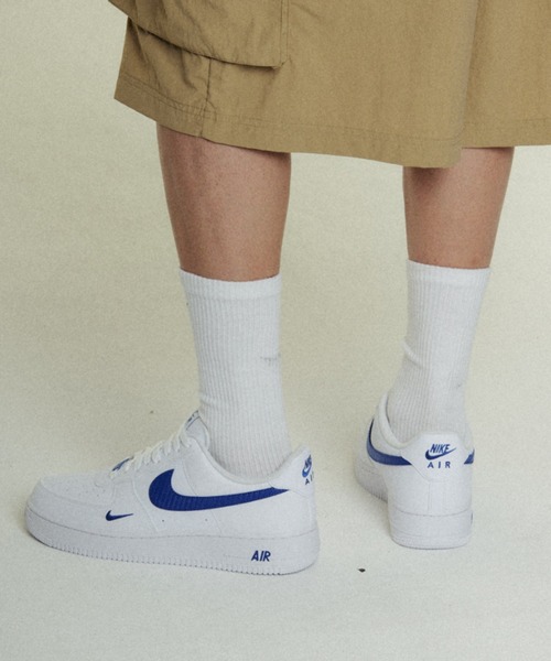 NIKE(ナイキ)の「ナイキ エア フォース 1 '07 メンズシューズ / Nike Air Force 1 '07 Men's Shoes IV5732-100 White(スニーカー・メンズ・ホワイト・30/29.5/29/28.5/25.5/25/24.5/28/27.5/27/26.5/26/24)」の3枚目の写真