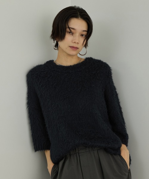 SALON adam et rope'(サロン アダム エ ロペ)の「シルクシャギーハーフスリーブプルオーバー(ニット/セーター・レディース・ブラック/オフホワイト・FREE)」の2枚目の写真