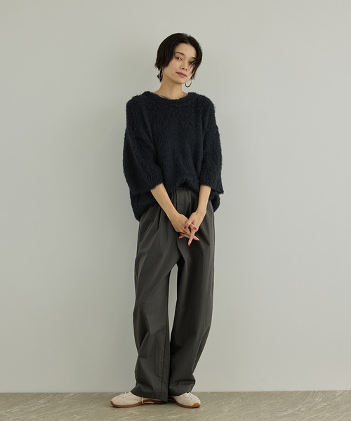 SALON adam et rope'(サロン アダム エ ロペ)の「シルクシャギーハーフスリーブプルオーバー(ニット/セーター・レディース・ブラック/オフホワイト・FREE)」の4枚目の写真