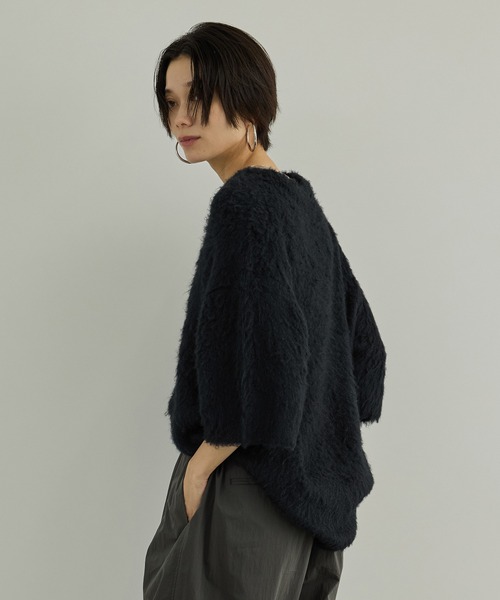 SALON adam et rope'(サロン アダム エ ロペ)の「シルクシャギーハーフスリーブプルオーバー(ニット/セーター・レディース・ブラック/オフホワイト・FREE)」の9枚目の写真