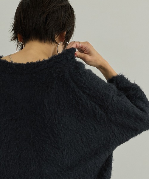 SALON adam et rope'(サロン アダム エ ロペ)の「シルクシャギーハーフスリーブプルオーバー(ニット/セーター・レディース・ブラック/オフホワイト・FREE)」の3枚目の写真