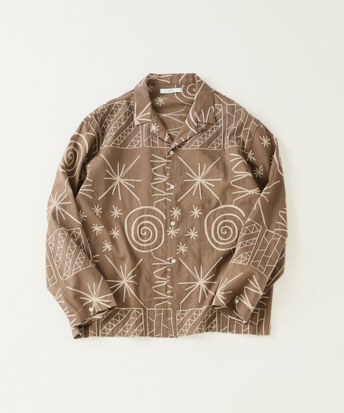 JOURNAL STANDARD relume(ジャーナルスタンダード レリューム)の「ランダムパターン 刺繍 オープンカラーシャツ(シャツ/ブラウス・メンズ・ブラック/ブラウン/ベージュ・LARGE/MEDIUM)」の2枚目の写真