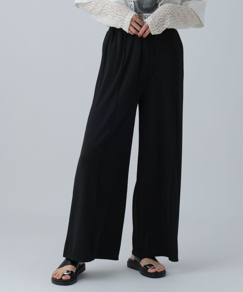 LEPSIM(レプシィム)の「シャイニーストレートパンツ 824690(その他パンツ・レディース・ブラック/ブラウン/チャコールグレー・FREE)」の2枚目の写真