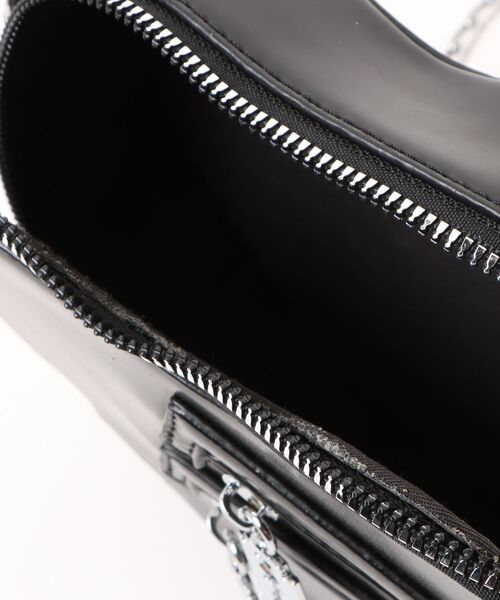 MAD MAD(マッドマッド)の「ハート型 チェーン ショルダーバッグ / カミソリモチーフ(ショルダーバッグ・レディース・ブラック・FREE)」の4枚目の写真