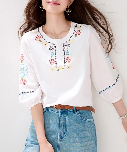ReRe(リリ)の「カラフル刺繍七分袖ブラウス(シャツ/ブラウス・レディース・ホワイト・MEDIUM/X-LARGE/LARGE)」の3枚目の写真