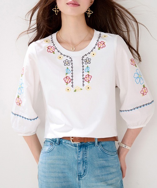 ReRe(リリ)の「カラフル刺繍七分袖ブラウス(シャツ/ブラウス・レディース・ホワイト・MEDIUM/X-LARGE/LARGE)」の5枚目の写真