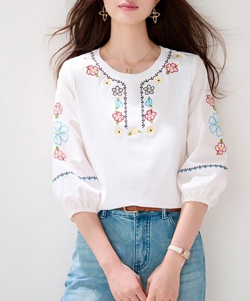 ReRe(リリ)の「カラフル刺繍七分袖ブラウス(シャツ/ブラウス・レディース・ホワイト・MEDIUM/X-LARGE/LARGE)」の6枚目の写真