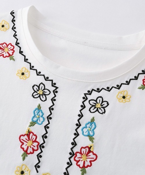 ReRe(リリ)の「カラフル刺繍七分袖ブラウス(シャツ/ブラウス・レディース・ホワイト・MEDIUM/X-LARGE/LARGE)」の10枚目の写真