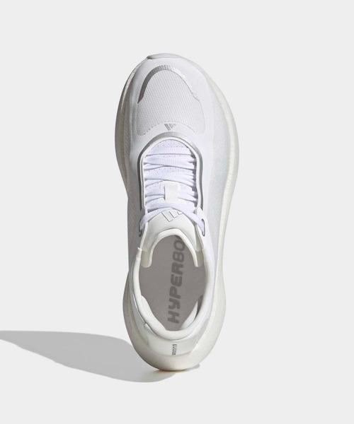 adidas(アディダス)の「ハイパーブースト エッジ ランニング / HYPERBOOST EDGE Running / ランニングシューズ / アディダス adidas(スニーカー・レディース・ホワイト×シルバー・22.0cm/22.5cm/23.0cm/23.5cm/24.0cm/24.5cm/25.0cm/25.5cm/26.0cm)」の2枚目の写真