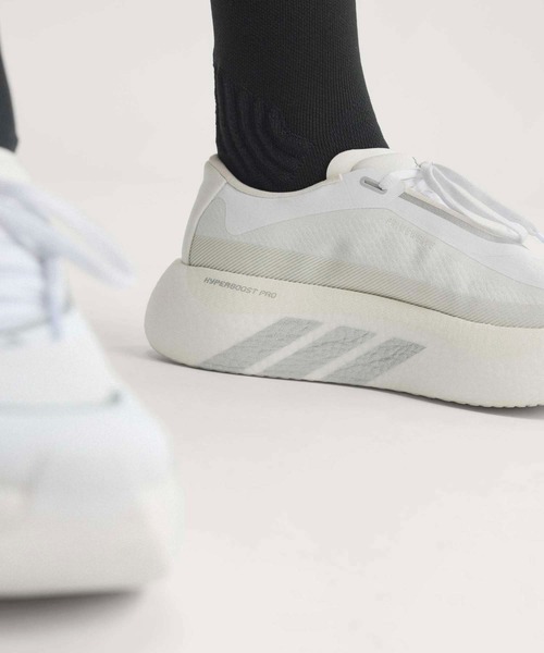 adidas(アディダス)の「ハイパーブースト エッジ ランニング / HYPERBOOST EDGE Running / ランニングシューズ / アディダス adidas(スニーカー・レディース・ホワイト×シルバー・22.0cm/22.5cm/23.0cm/23.5cm/24.0cm/24.5cm/25.0cm/25.5cm/26.0cm)」の13枚目の写真