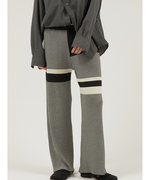 LA PEAU DE GEM(ラポドゥジェム)の「【LA PEAU DE GEM】multi border knit pants/マルチボーダーニットパンツ(その他パンツ・レディース・ブラック/ブラウン・MEDIUM/SMALL)」の2枚目の写真
