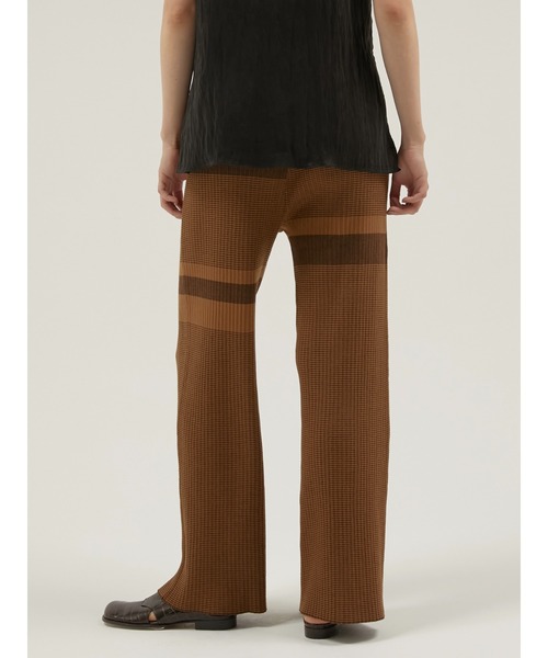 LA PEAU DE GEM(ラポドゥジェム)の「【LA PEAU DE GEM】multi border knit pants/マルチボーダーニットパンツ(その他パンツ・レディース・ブラック/ブラウン・MEDIUM/SMALL)」の3枚目の写真