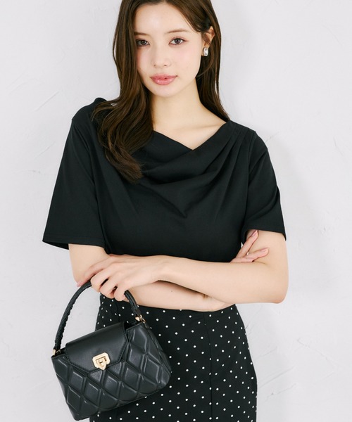 tocco closet(トッコ クローゼット)の「UVカット&接触冷感♪ドレープカットプルオーバー(Tシャツ/カットソー・レディース・ブラック/ダークグレー/オフホワイト・M)」の2枚目の写真
