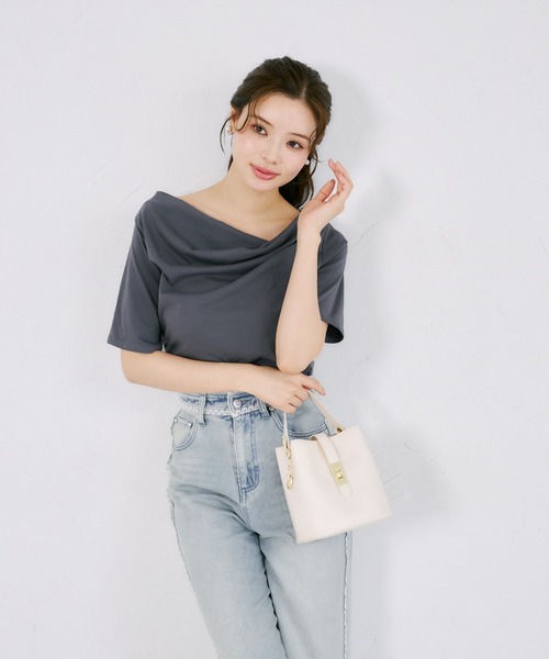 tocco closet(トッコ クローゼット)の「UVカット&接触冷感♪ドレープカットプルオーバー(Tシャツ/カットソー・レディース・ブラック/ダークグレー/オフホワイト・M)」の21枚目の写真