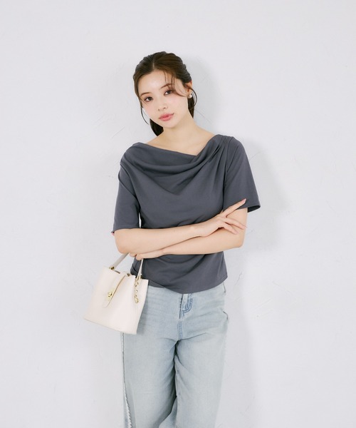 tocco closet(トッコ クローゼット)の「UVカット&接触冷感♪ドレープカットプルオーバー(Tシャツ/カットソー・レディース・ブラック/ダークグレー/オフホワイト・M)」の20枚目の写真