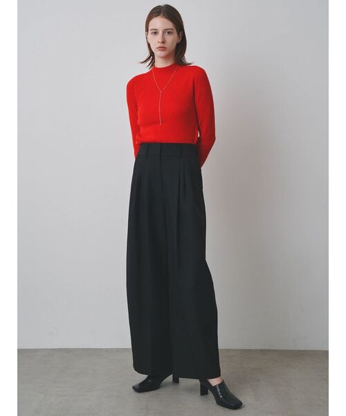 ELENDEEK(エレンディーク)の「タックコクーンワイドパンツ(その他パンツ・レディース・グレー/ブラック・2/1)」の5枚目の写真