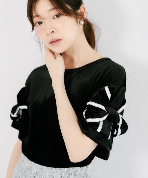 tocco closet(トッコ クローゼット)の「【ZOZO限定】袖リボンベロア半袖トップス(Tシャツ/カットソー・レディース・ブラック/ネイビー/グレー/アイボリー・M)」の2枚目の写真
