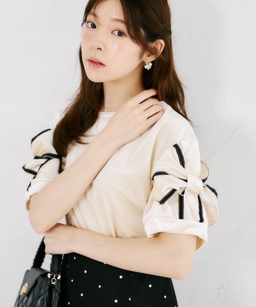 tocco closet(トッコ クローゼット)の「【ZOZO限定】袖リボンベロア半袖トップス(Tシャツ/カットソー・レディース・ブラック/ネイビー/グレー/アイボリー・M)」の7枚目の写真