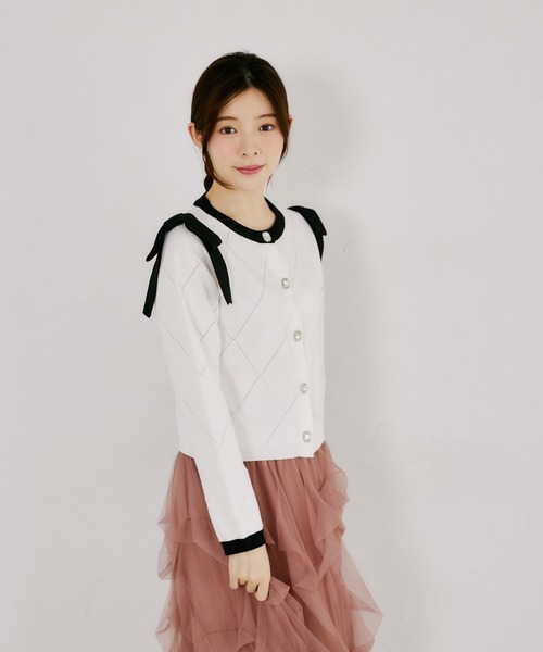 tocco closet（トッコ　クローゼット）の「肩リボン付き透かしアーガイルニットカーディガン（カーディガン/ボレロ・レディース・ブラック/オフホワイト・M）」の8枚目の写真