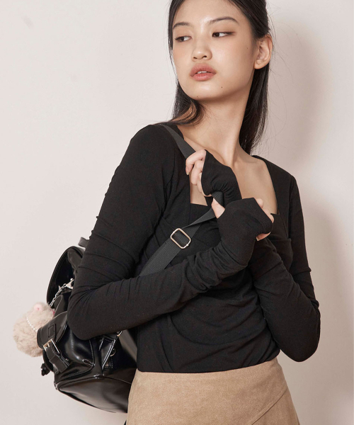 LOTSYOU(ロッツユー)の「Kate Moss Drapery Top Black(Tシャツ/カットソー・レディース・その他・OS)」の3枚目の写真