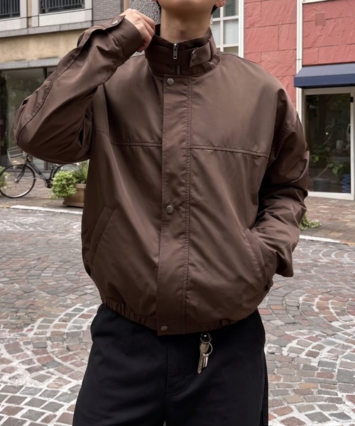 sedacle（セダクル）の「High Neck Blouson／ハイネック ブルゾン（ブルゾン・メンズ・ダークブラウン/ベージュ・SMALL/MEDIUM/LARGE）」の3枚目の写真