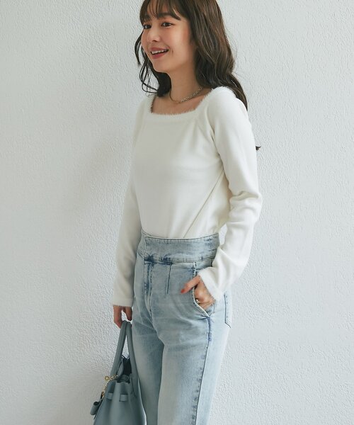 La boutique BonBon(ラブティックボンボン)の「【お上品ふわふわ】スクエアネックファーヤーントリムニット(ニット/セーター・レディース・ブラック/ホワイト/ライトグレー/サックスブルー・FREE)」の6枚目の写真