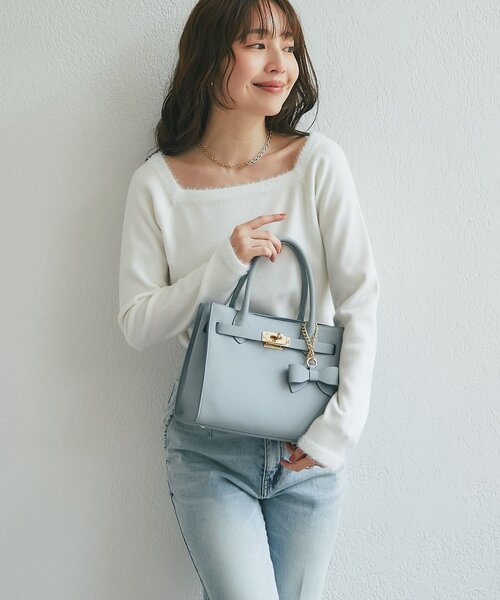 La boutique BonBon(ラブティックボンボン)の「【お上品ふわふわ】スクエアネックファーヤーントリムニット(ニット/セーター・レディース・ブラック/ホワイト/ライトグレー/サックスブルー・FREE)」の8枚目の写真