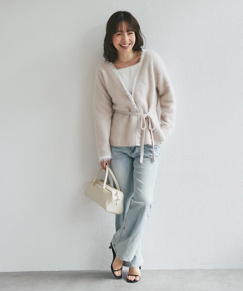 La boutique BonBon(ラブティックボンボン)の「【お上品ふわふわ】スクエアネックファーヤーントリムニット(ニット/セーター・レディース・ブラック/ホワイト/ライトグレー/サックスブルー・FREE)」の16枚目の写真