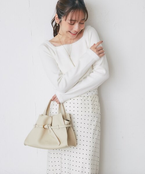 La boutique BonBon(ラブティックボンボン)の「【お上品ふわふわ】スクエアネックファーヤーントリムニット(ニット/セーター・レディース・ブラック/ホワイト/ライトグレー/サックスブルー・FREE)」の17枚目の写真