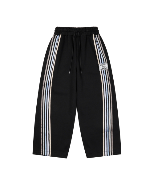 AAKAM（アーカム）の「Line Taped Track Pants (Black)（スウェットパンツ・レディース・その他・1/2）」の2枚目の写真