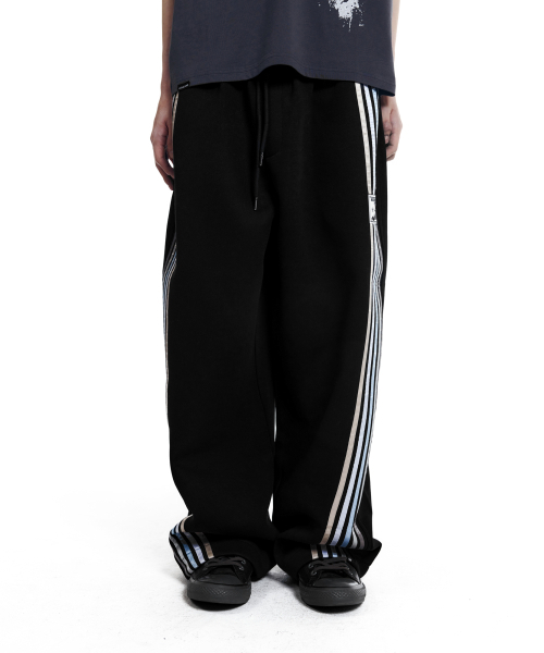 AAKAM（アーカム）の「Line Taped Track Pants (Black)（スウェットパンツ・レディース・その他・1/2）」の9枚目の写真