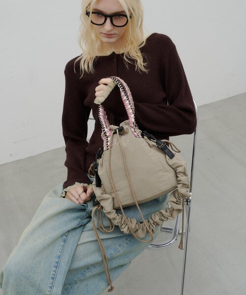 CIAOPANIC TYPY（チャオパニックティピー）の「:【ZOZO限定】ギャザーデザインナイロン巾着BAG（ショルダーバッグ・レディース・ブラック/サックスブルー/カーキ・ONE SIZE）」の5枚目の写真