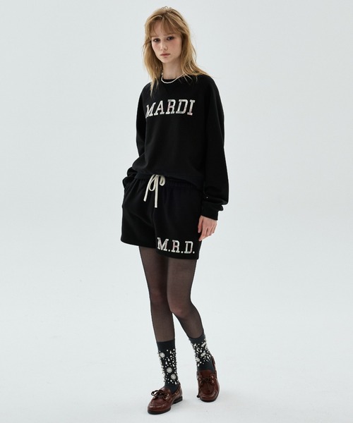 Mardi Mercredi（マルディメクルディ）の「CROPPED SWEATSHIRT RAGLAN MARDI SERIF LOGO / クロップド スウェットシャツ ラグラン マルディ セリフ ロゴ（スウェット・レディース・ブラック/ネイビー/ライトブラウン/グレー・FREE）」の8枚目の写真