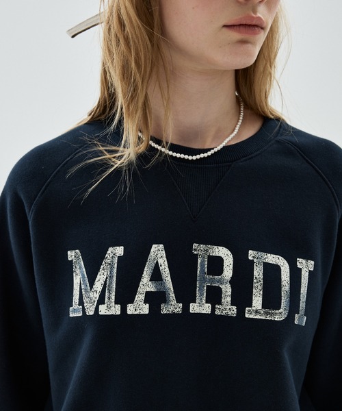 Mardi Mercredi（マルディメクルディ）の「CROPPED SWEATSHIRT RAGLAN MARDI SERIF LOGO / クロップド スウェットシャツ ラグラン マルディ セリフ ロゴ（スウェット・レディース・ブラック/ネイビー/ライトブラウン/グレー・FREE）」の13枚目の写真