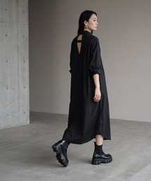 【BLK001】バックレスカットアウトシャツワンピース