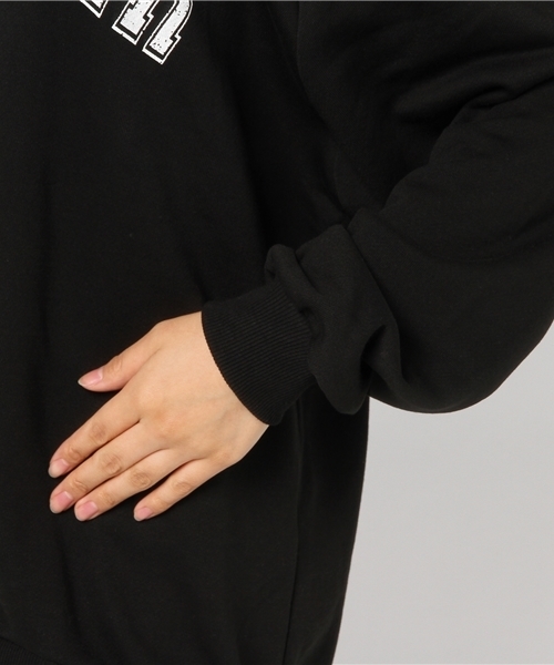 Honeys（ハニーズ）の「オフショルロゴスウェットプルオーバー（スウェット・レディース・ブラック/ピンク/オフホワイト/ブルー/グレー・M/L）」の10枚目の写真